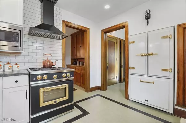 453 Broadway AVE, Girard, OH 44420