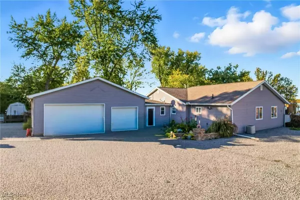 639 Hartzell RD, North Benton, OH 44449