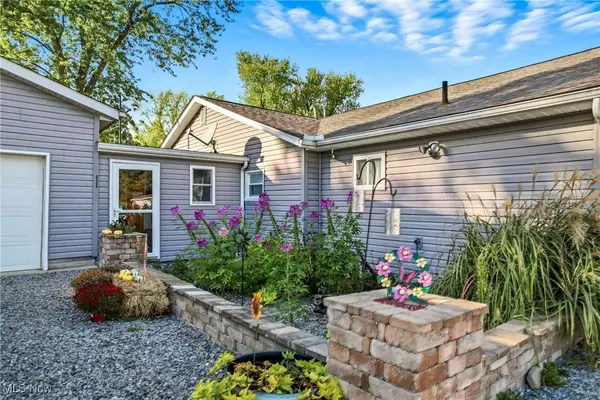 639 Hartzell RD, North Benton, OH 44449