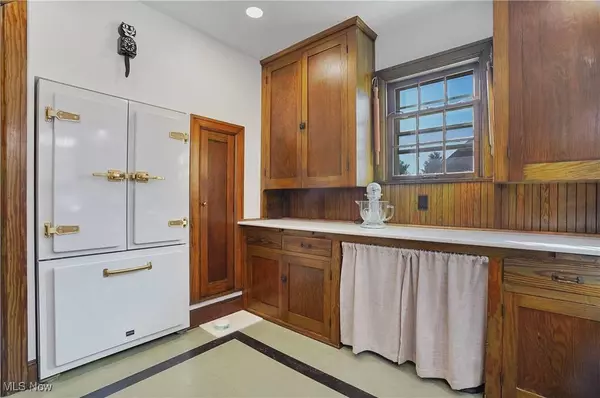 453 Broadway AVE, Girard, OH 44420