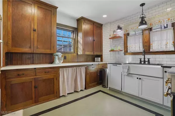 453 Broadway AVE, Girard, OH 44420