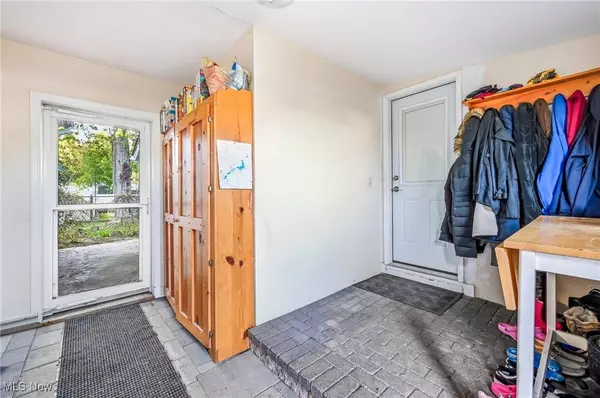 639 Hartzell RD, North Benton, OH 44449