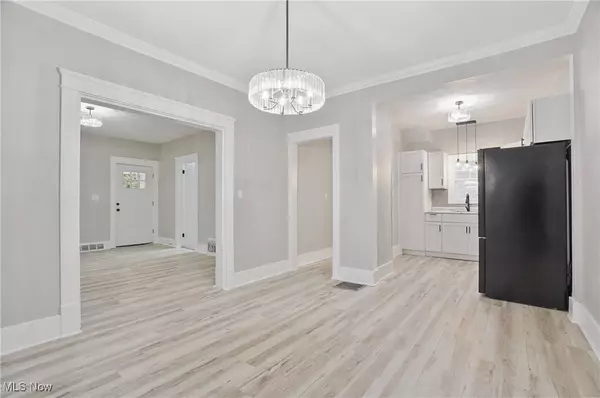 265 Charles AVE NE, Warren, OH 44483