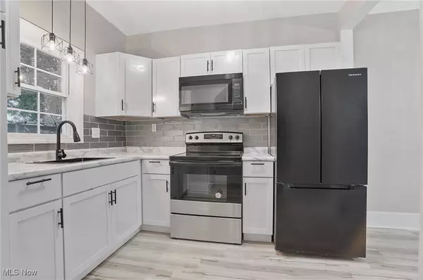 265 Charles AVE NE, Warren, OH 44483