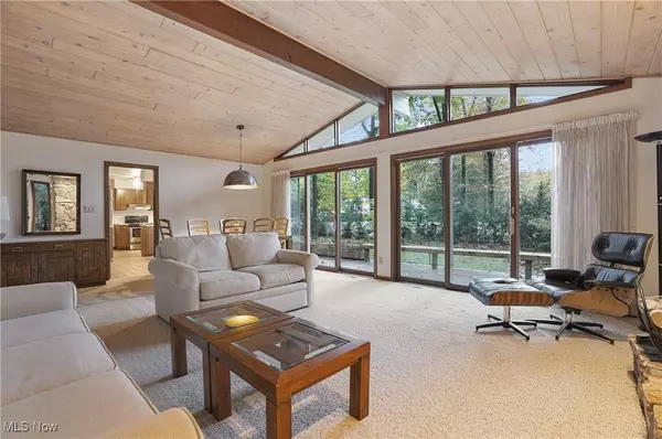 7354 Yellow Creek DR, Youngstown, OH 44514