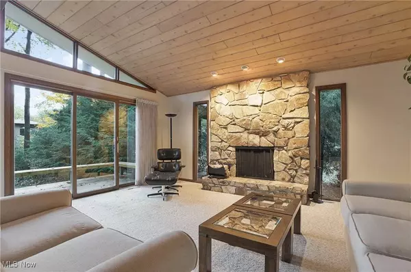 7354 Yellow Creek DR, Youngstown, OH 44514