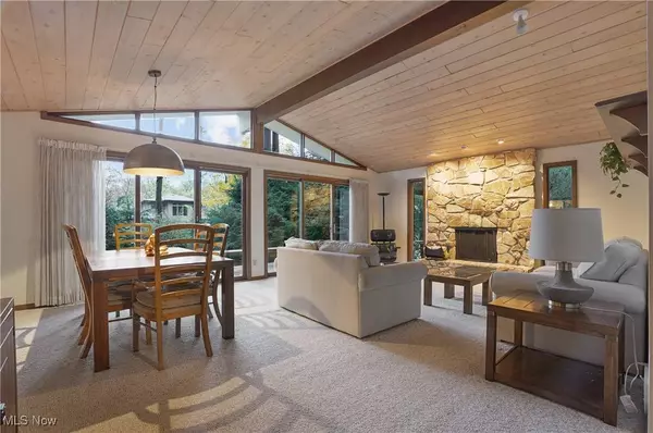 7354 Yellow Creek DR, Youngstown, OH 44514