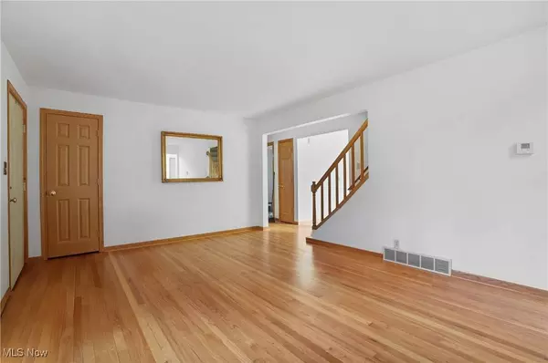 36 Hilltop BLVD, Canfield, OH 44406