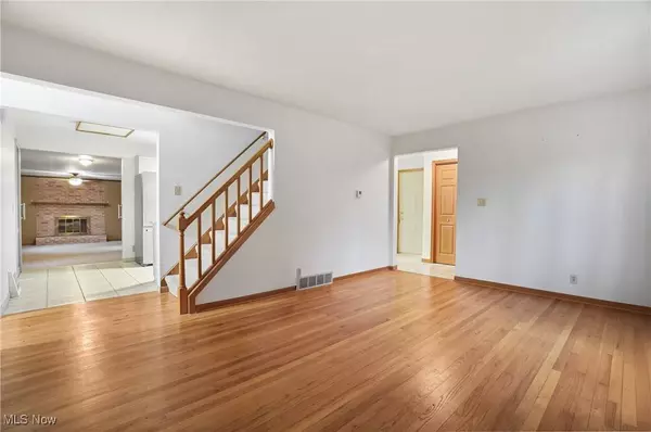 36 Hilltop BLVD, Canfield, OH 44406