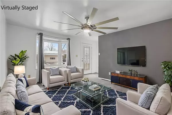 2748 Clearwater DR NW, Warren, OH 44485