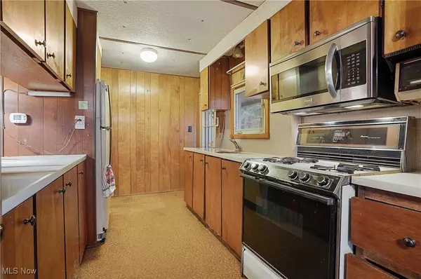 13627 Market ST, North Lima, OH 44452