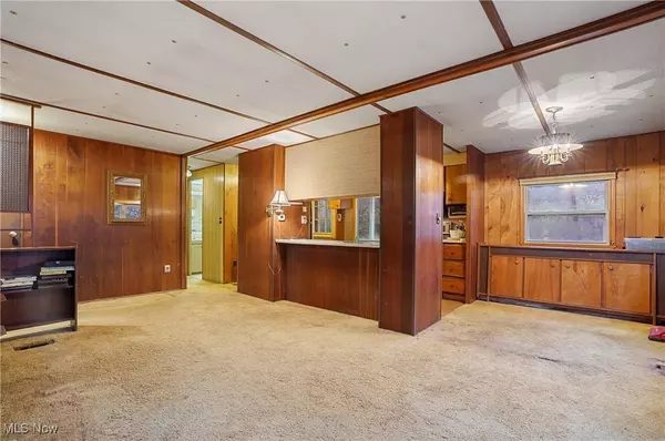 13627 Market ST, North Lima, OH 44452