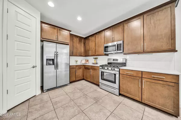 12451 W Kaler Drive, Glendale, AZ 85307