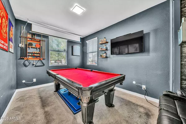 12451 W Kaler Drive, Glendale, AZ 85307