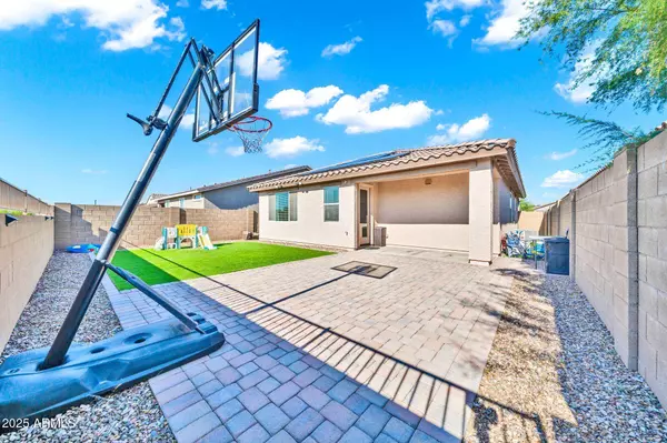 12451 W Kaler Drive, Glendale, AZ 85307