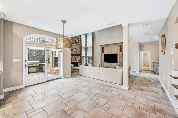 110 Timber Run DR, Canfield, OH 44406