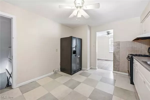 3414 Idlewood AVE, Youngstown, OH 44511