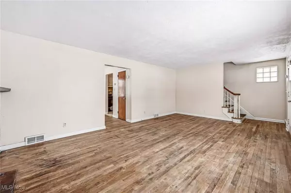 3414 Idlewood AVE, Youngstown, OH 44511