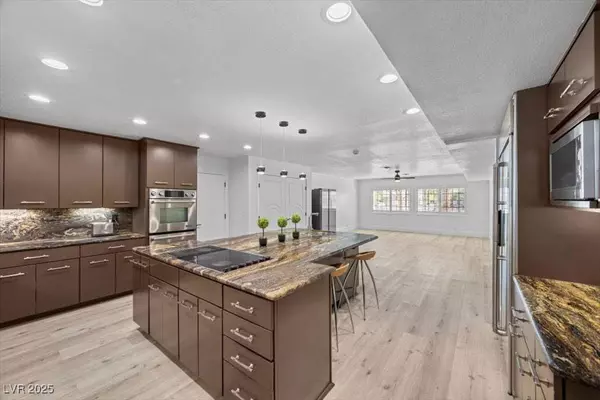 1695 Montessouri ST, Las Vegas, NV 89117