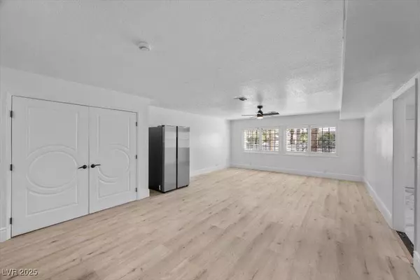 1695 Montessouri ST, Las Vegas, NV 89117