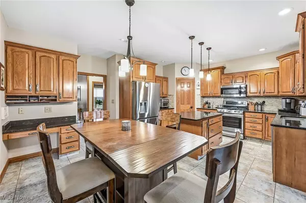 110 Longview CIR, North Lima, OH 44452