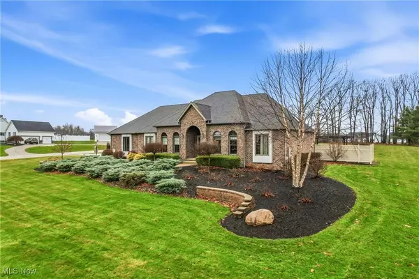 110 Longview CIR, North Lima, OH 44452