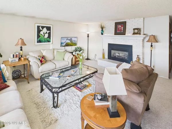 911 41st Ave S, Yakima, WA 98908