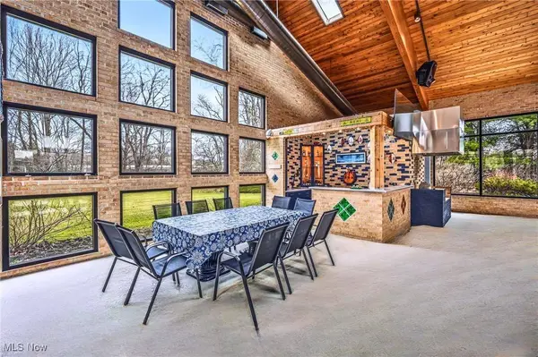 9175 Detwiler RD, Canfield, OH 44406