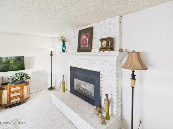 911 41st Ave S, Yakima, WA 98908