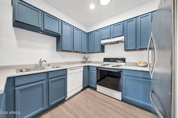 8800 N 107th Avenue #52, Peoria, AZ 85345