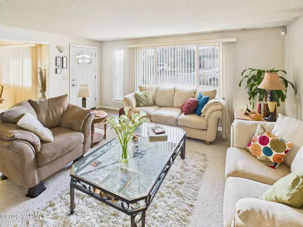 911 41st Ave S, Yakima, WA 98908