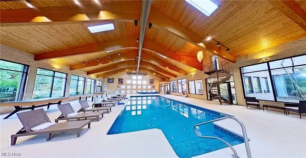 9175 Detwiler RD, Canfield, OH 44406