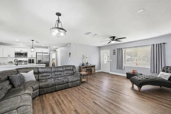 307 CAMPUS DR, Ruskin, FL 33570