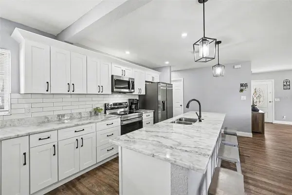 307 CAMPUS DR, Ruskin, FL 33570