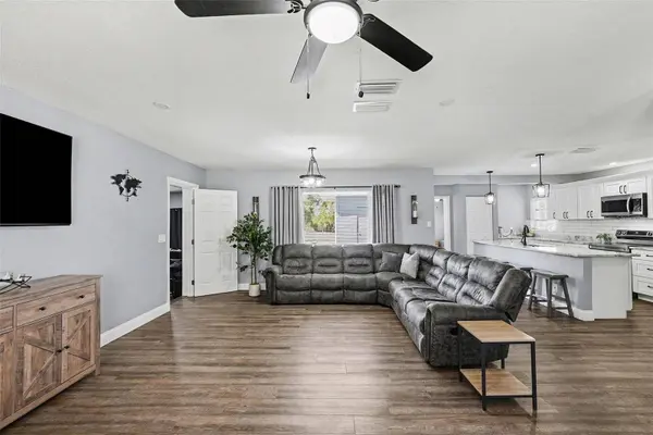 307 CAMPUS DR, Ruskin, FL 33570