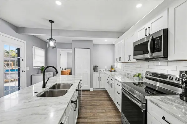 307 CAMPUS DR, Ruskin, FL 33570