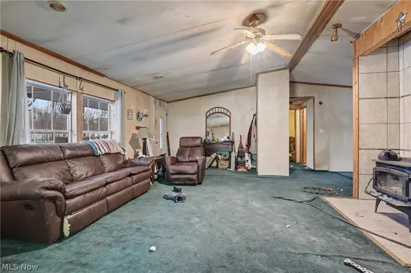 9672 Whippoorwill RD, Diamond, OH 44412