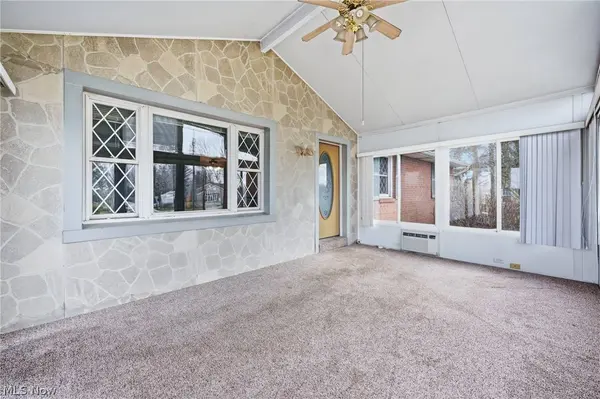 9106 Moulin AVE NE, Alliance, OH 44601