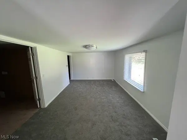 17911 Davis RD, Lake Milton, OH 44429