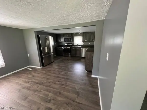 17911 Davis RD, Lake Milton, OH 44429