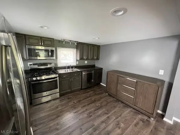 17911 Davis RD, Lake Milton, OH 44429