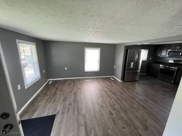 17911 Davis RD, Lake Milton, OH 44429