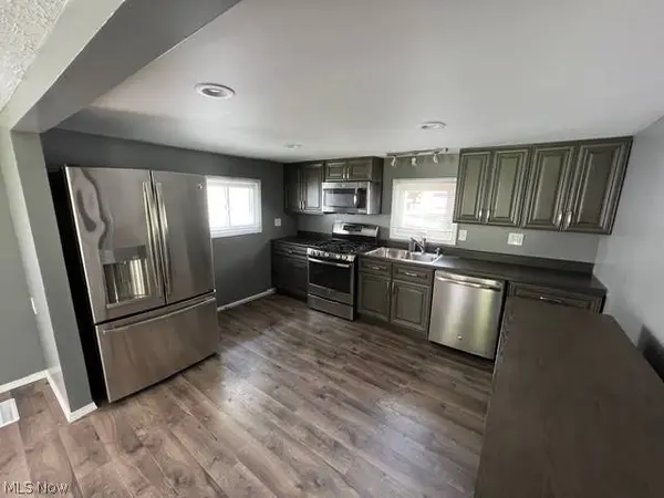 17911 Davis RD, Lake Milton, OH 44429