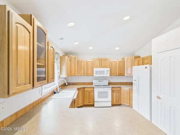 407 concord St, Zillah, WA 98953