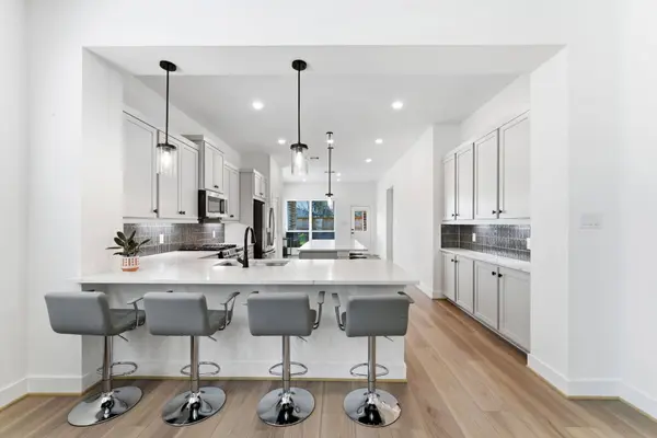 2318 Forest Flower, Tomball, TX 77375