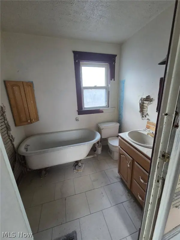 868 Front ST SW, Warren, OH 44485