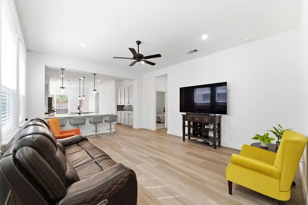 2318 Forest Flower, Tomball, TX 77375