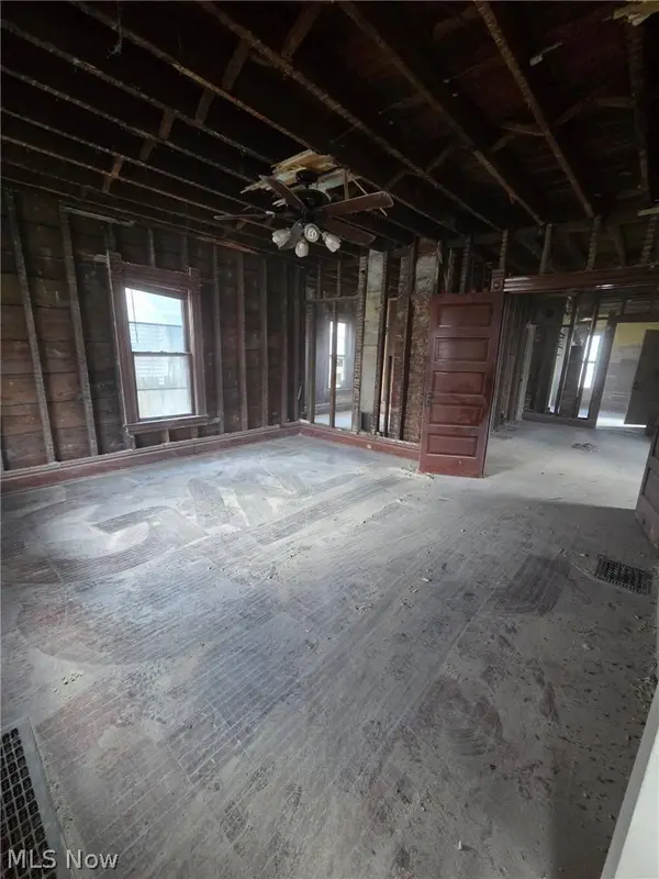 868 Front ST SW, Warren, OH 44485