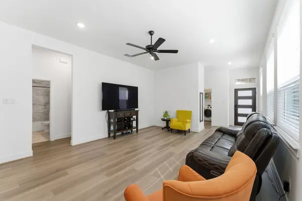 2318 Forest Flower, Tomball, TX 77375