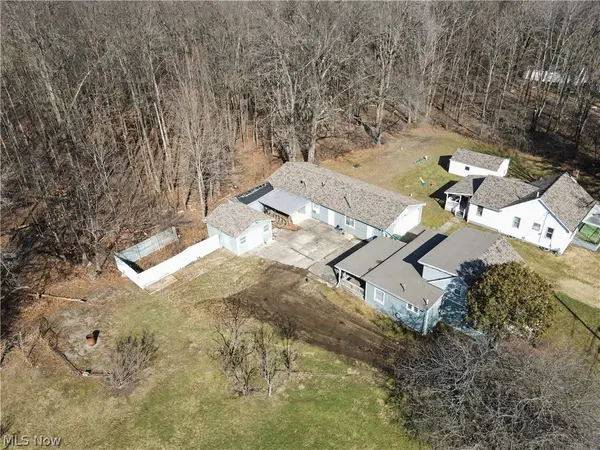 3990 Crum RD, Youngstown, OH 44515